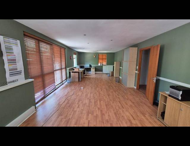 BUSINESS PROPERTY TO RENT IN FAERIE GLEN